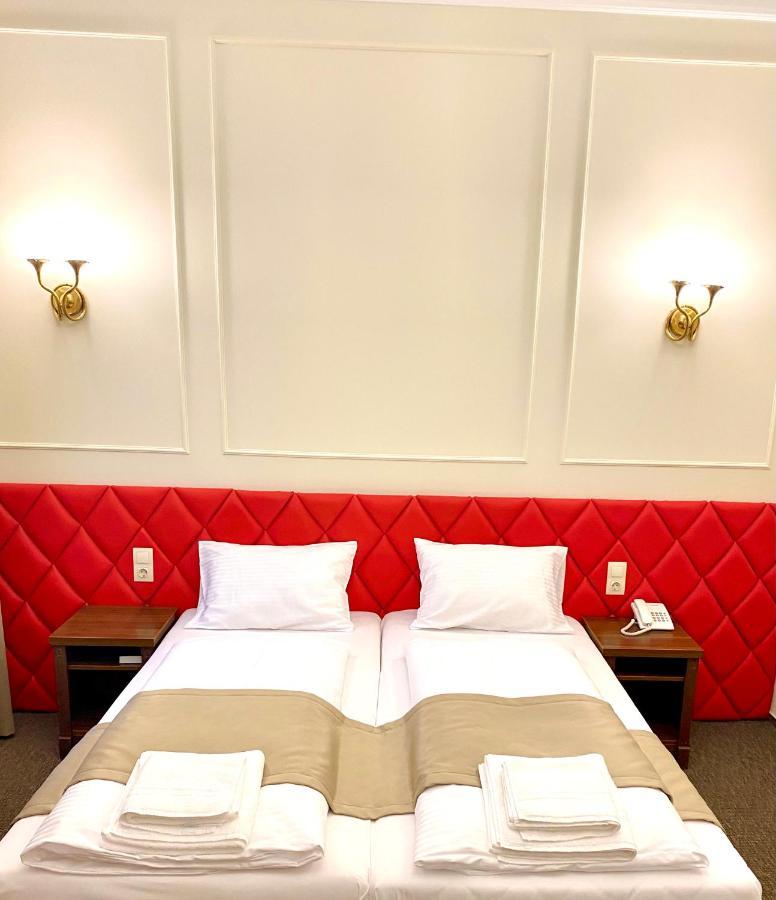 Hotel Borostyán Panzió Kaposvár Esterno foto