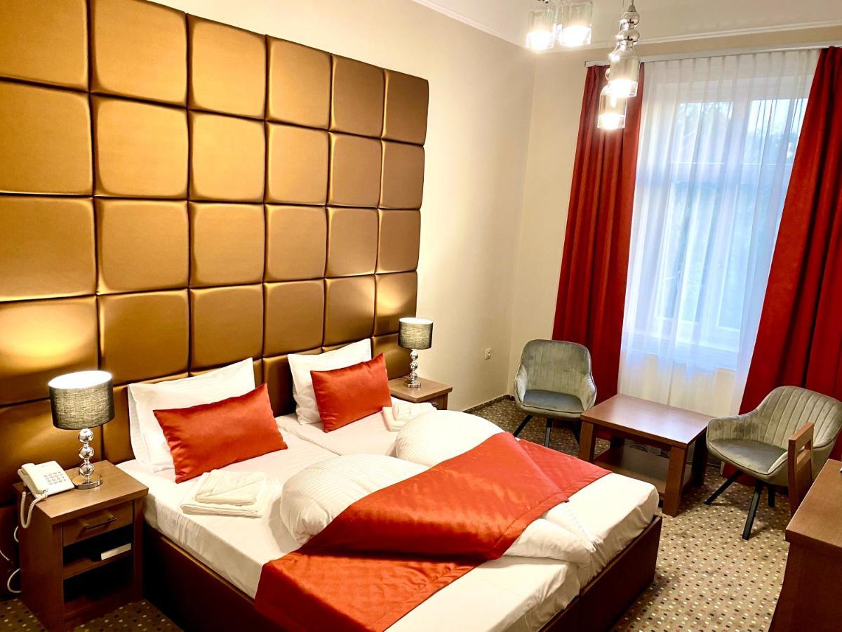 Hotel Borostyán Panzió Kaposvár Esterno foto