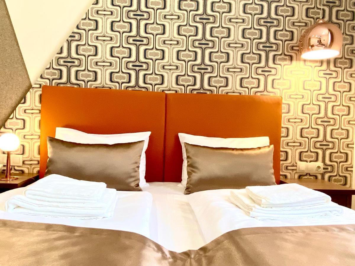 Hotel Borostyán Panzió Kaposvár Esterno foto