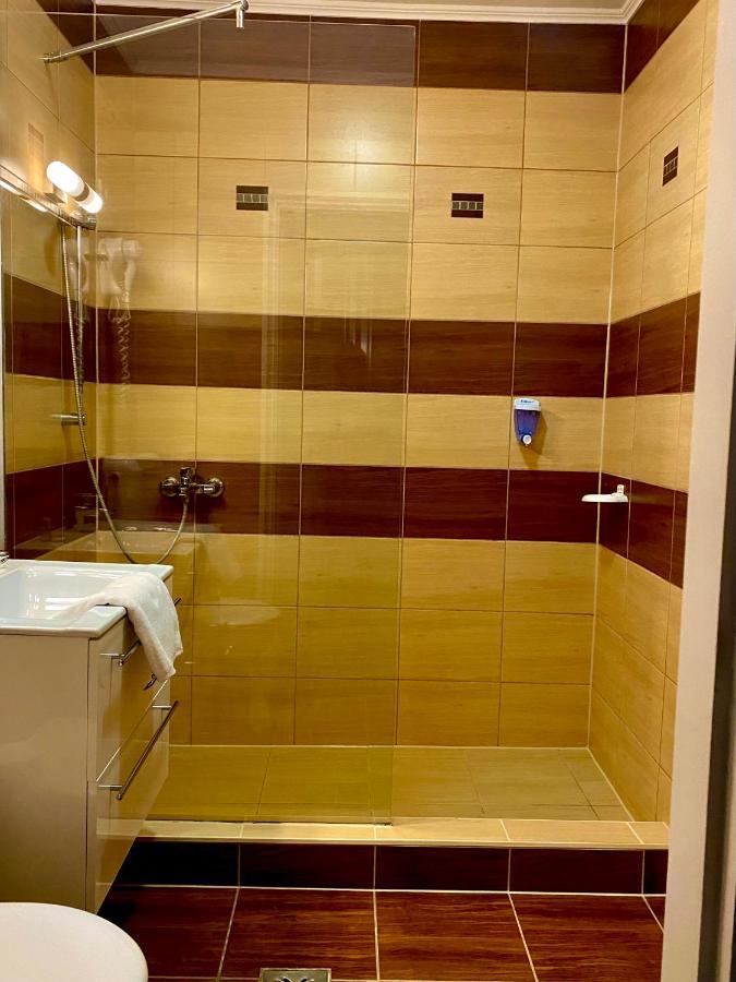 Hotel Borostyán Panzió Kaposvár Esterno foto