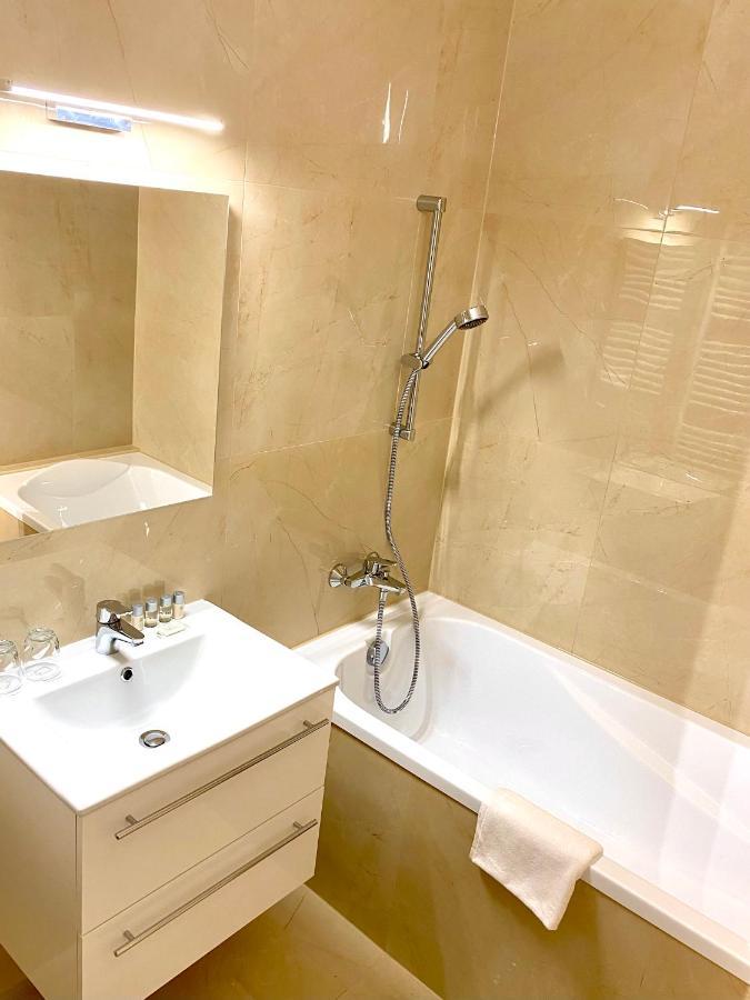 Hotel Borostyán Panzió Kaposvár Esterno foto