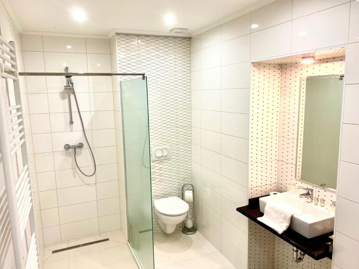 Hotel Borostyán Panzió Kaposvár Esterno foto