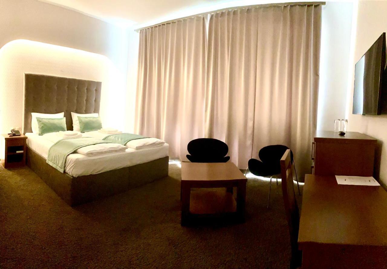 Hotel Borostyán Panzió Kaposvár Esterno foto