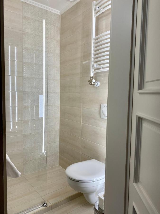 Hotel Borostyán Panzió Kaposvár Esterno foto